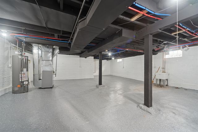 1207 W Michigan Avenue, Jackson, MI 49202