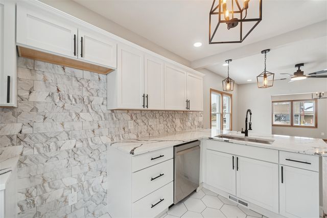 1207 W Michigan Avenue, Jackson, MI 49202