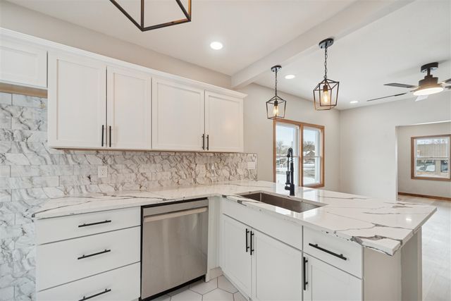 1207 W Michigan Avenue, Jackson, MI 49202