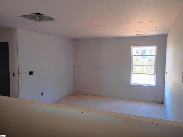 105 Spring Knoll Way, Fountain Inn, SC 29644