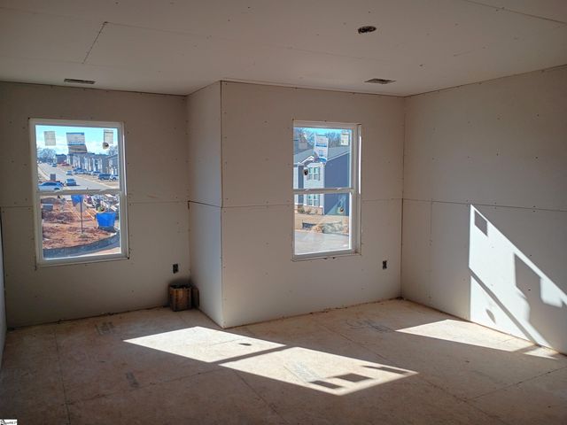 105 Spring Knoll Way, Fountain Inn, SC 29644