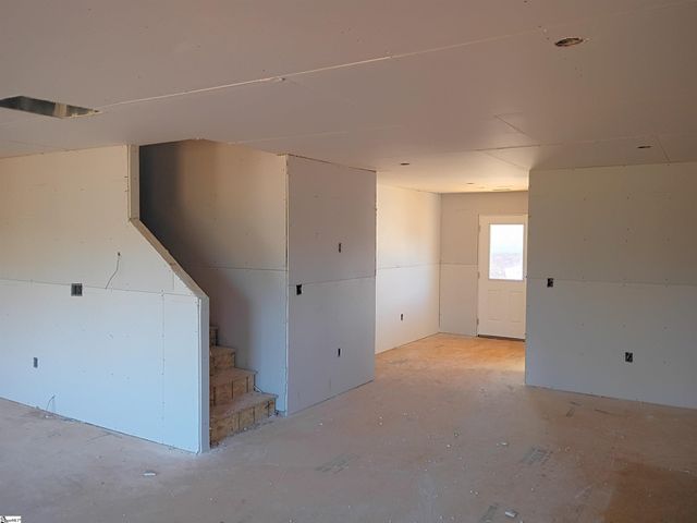 105 Spring Knoll Way, Fountain Inn, SC 29644