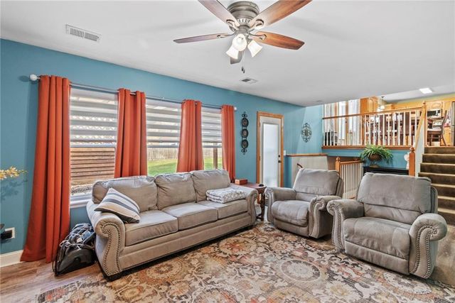 1316 SE 12th Terrace, Lee's Summit, MO 64081