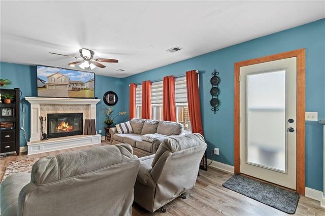 1316 SE 12th Terrace, Lee's Summit, MO 64081