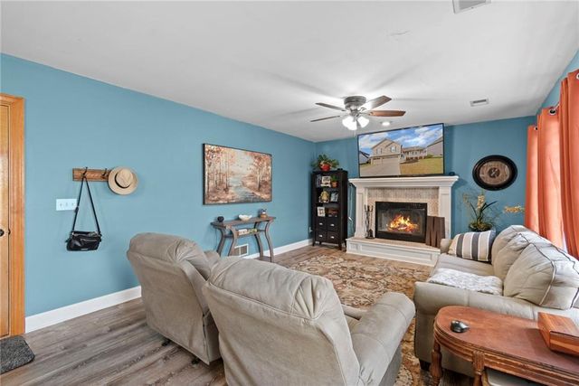 1316 SE 12th Terrace, Lee's Summit, MO 64081