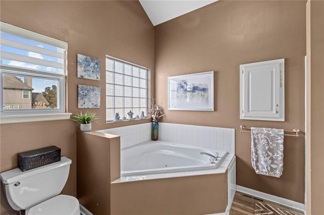 1316 SE 12th Terrace, Lee's Summit, MO 64081