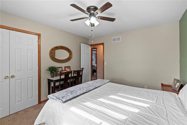 1316 SE 12th Terrace, Lee's Summit, MO 64081