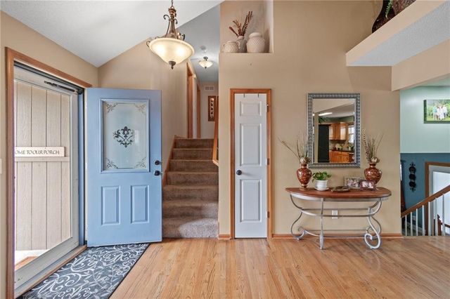 1316 SE 12th Terrace, Lee's Summit, MO 64081