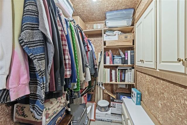 1316 SE 12th Terrace, Lee's Summit, MO 64081