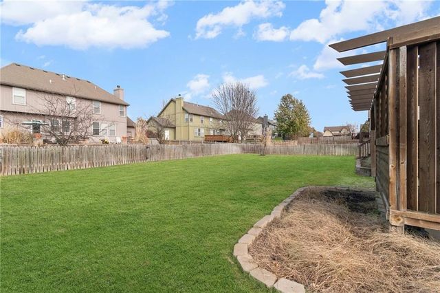 1316 SE 12th Terrace, Lee's Summit, MO 64081