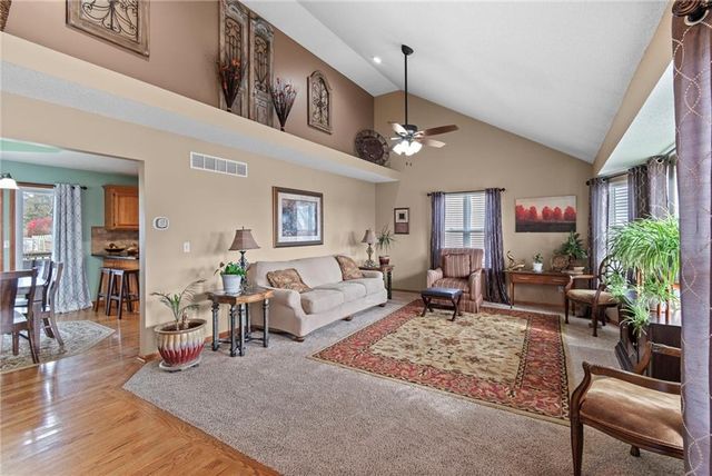 1316 SE 12th Terrace, Lee's Summit, MO 64081