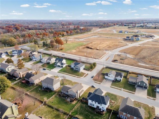 1316 SE 12th Terrace, Lee's Summit, MO 64081