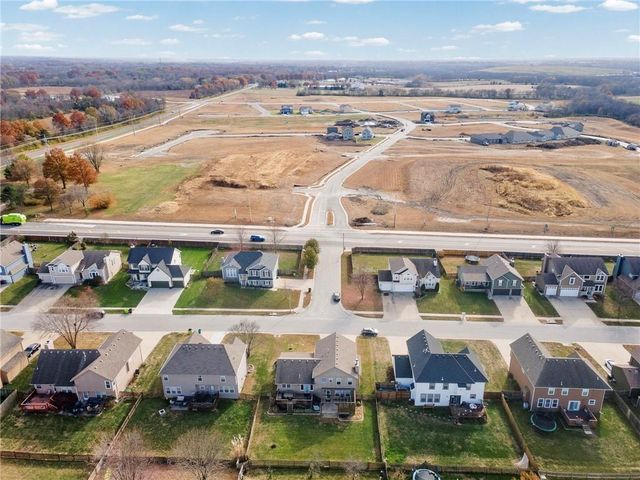 1316 SE 12th Terrace, Lee's Summit, MO 64081