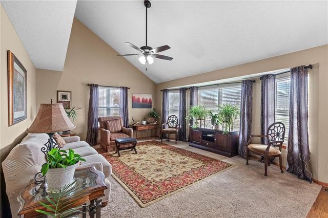 1316 SE 12th Terrace, Lee's Summit, MO 64081