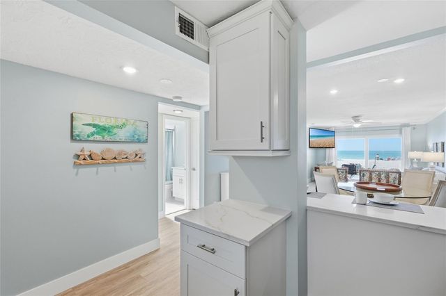 7100 GULF DRIVE 112, Holmes Beach, FL 34217