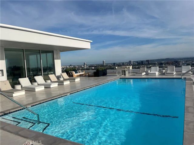 1100 Alta Loma, West Hollywood, CA 90069
