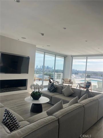 1100 Alta Loma, West Hollywood, CA 90069
