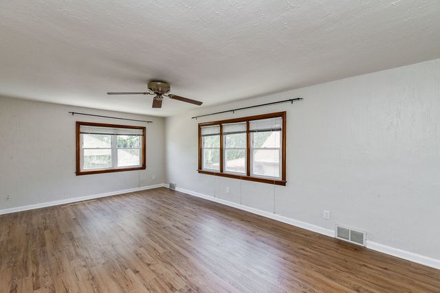 716 Walnut Street 2, Lemont, IL 60439