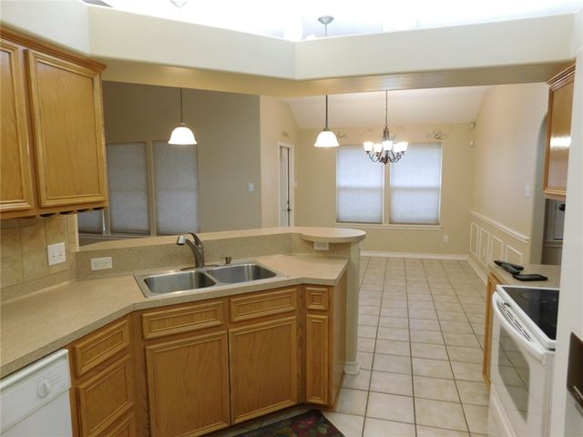 3201 Nacogdoches Dr, Corpus Christi, TX 78414