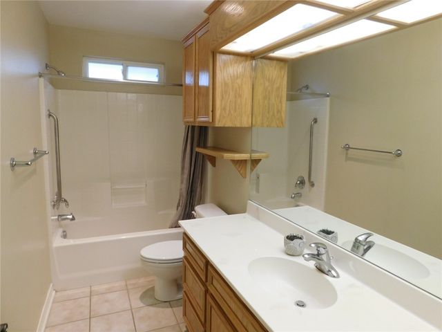 3201 Nacogdoches Dr, Corpus Christi, TX 78414