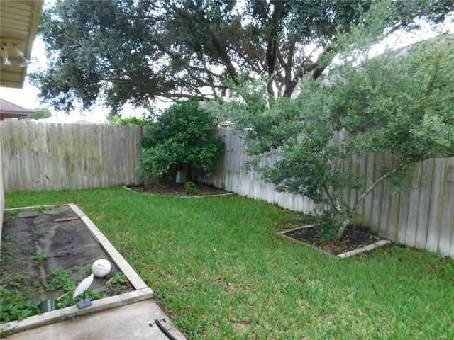 3201 Nacogdoches Dr, Corpus Christi, TX 78414