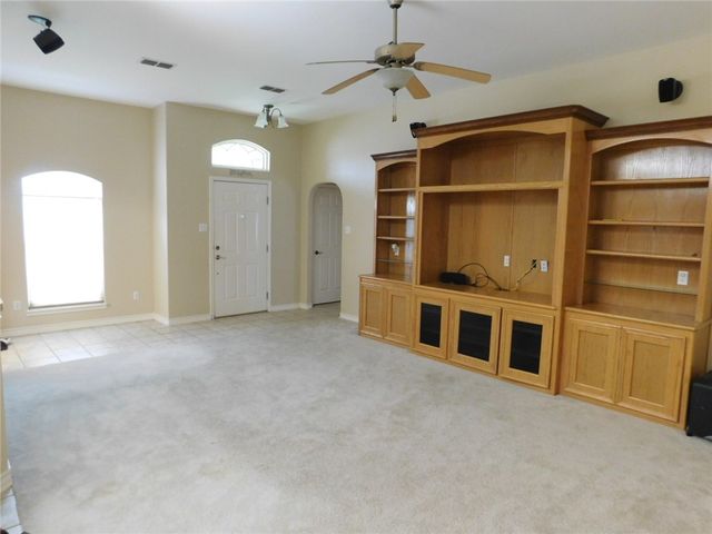 3201 Nacogdoches Dr, Corpus Christi, TX 78414