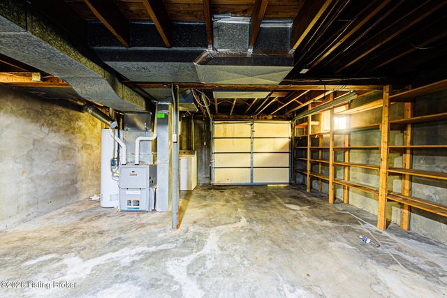 6018 Bay Pine Dr, Louisville, KY 40219