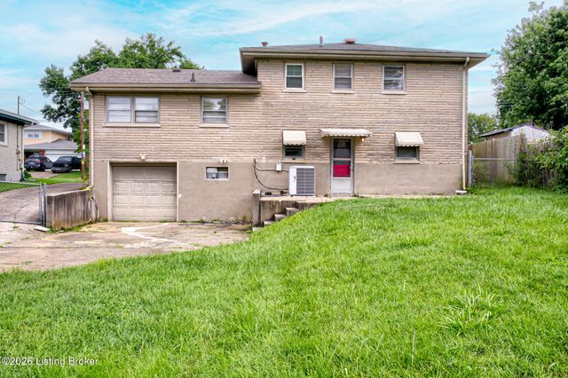 6018 Bay Pine Dr, Louisville, KY 40219