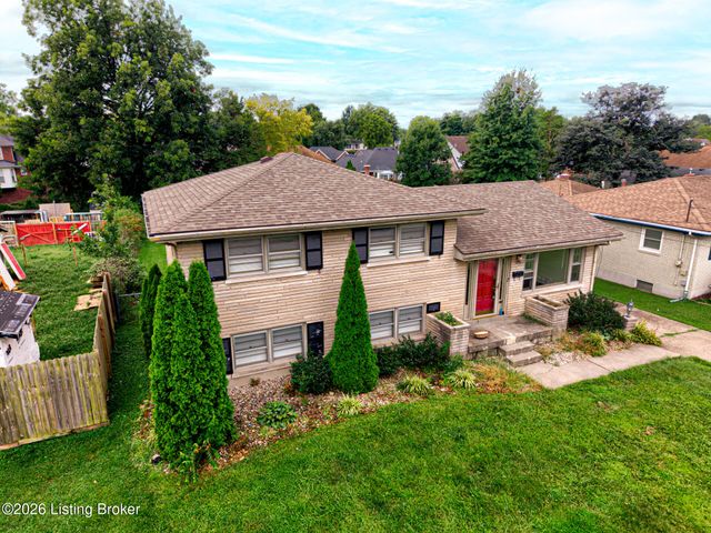 6018 Bay Pine Dr, Louisville, KY 40219