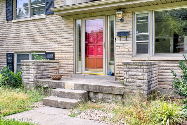6018 Bay Pine Dr, Louisville, KY 40219