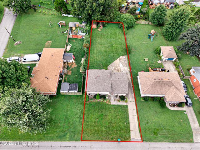 6018 Bay Pine Dr, Louisville, KY 40219