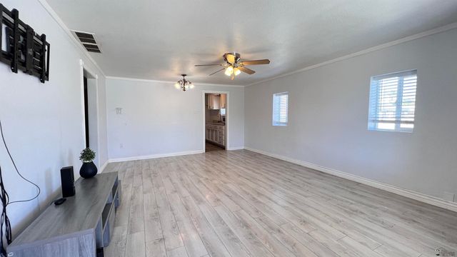 566 S Magnolia Ave, Yuma, AZ 85364