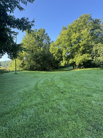 3992 Hwy 31E, Bethpage, TN 37022