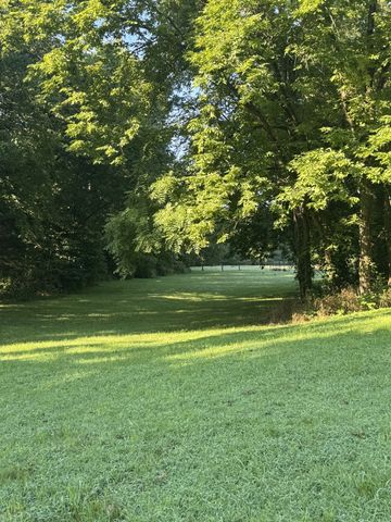 3992 Hwy 31E, Bethpage, TN 37022