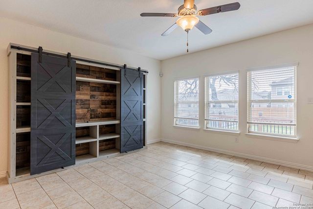 9122 vondel, Converse, TX 78109