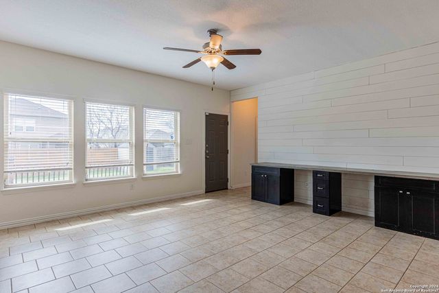 9122 vondel, Converse, TX 78109