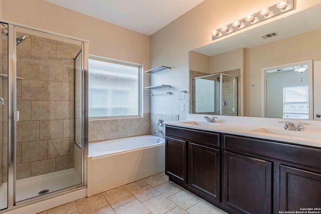 9122 vondel, Converse, TX 78109