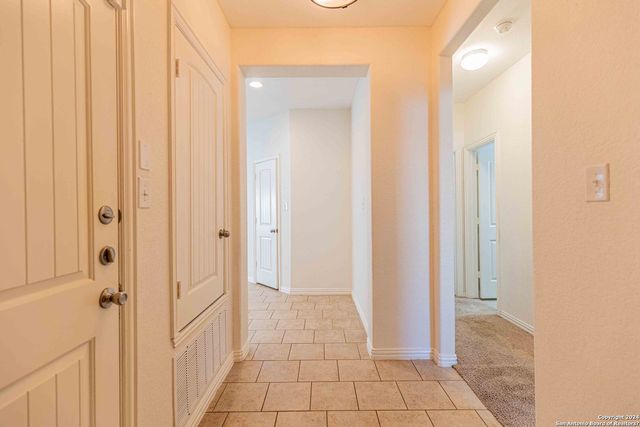 9122 vondel, Converse, TX 78109