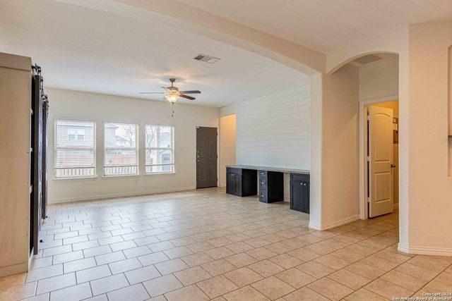 9122 vondel, Converse, TX 78109