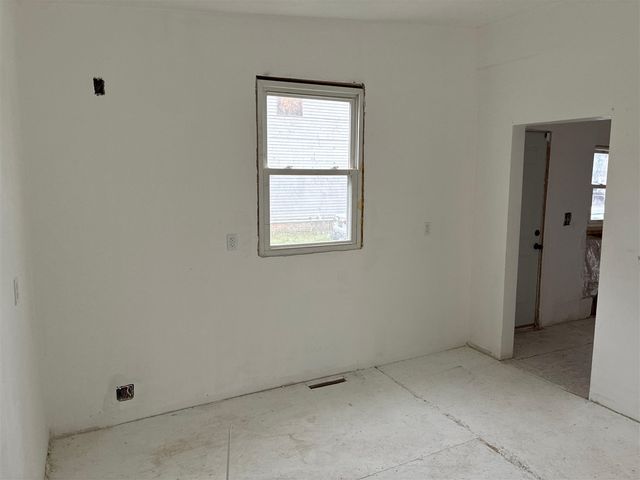 1015 N 5th Street, Niles, MI 49120