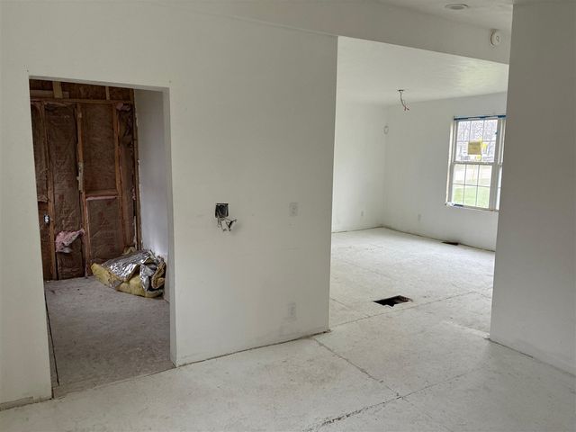 1015 N 5th Street, Niles, MI 49120