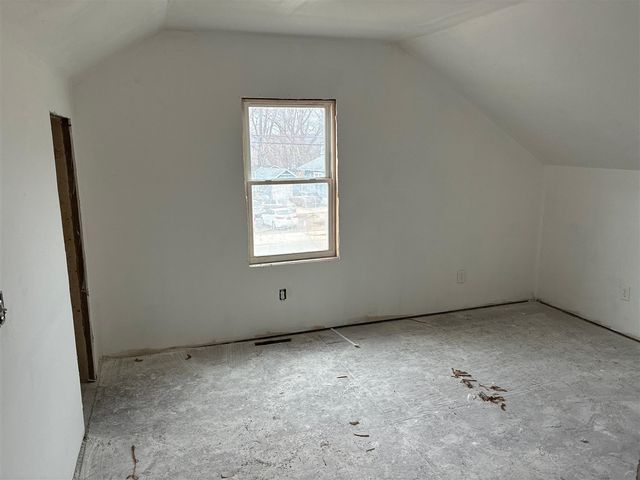 1015 N 5th Street, Niles, MI 49120