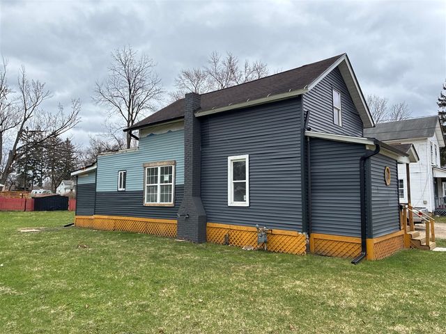 1015 N 5th Street, Niles, MI 49120