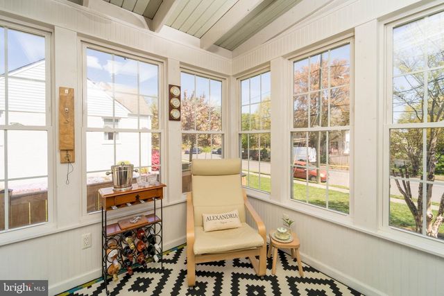 1334 BAYLISS DR, Alexandria, VA 22302