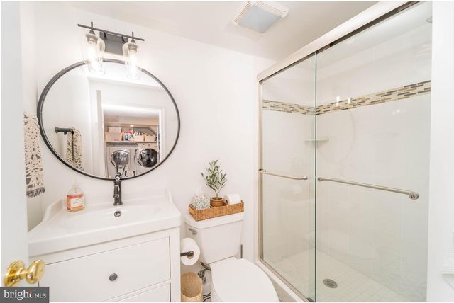 1334 BAYLISS DR, Alexandria, VA 22302