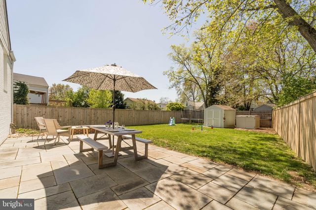 1334 BAYLISS DR, Alexandria, VA 22302
