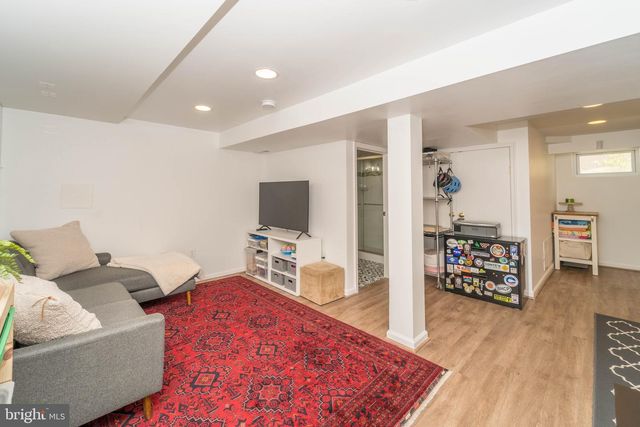 1334 BAYLISS DR, Alexandria, VA 22302