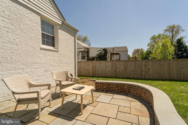 1334 BAYLISS DR, Alexandria, VA 22302