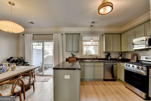 1216 Harris Commons Place, Roswell, GA 30076