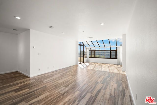 121 S Hope Street 518, Los Angeles, CA 90012